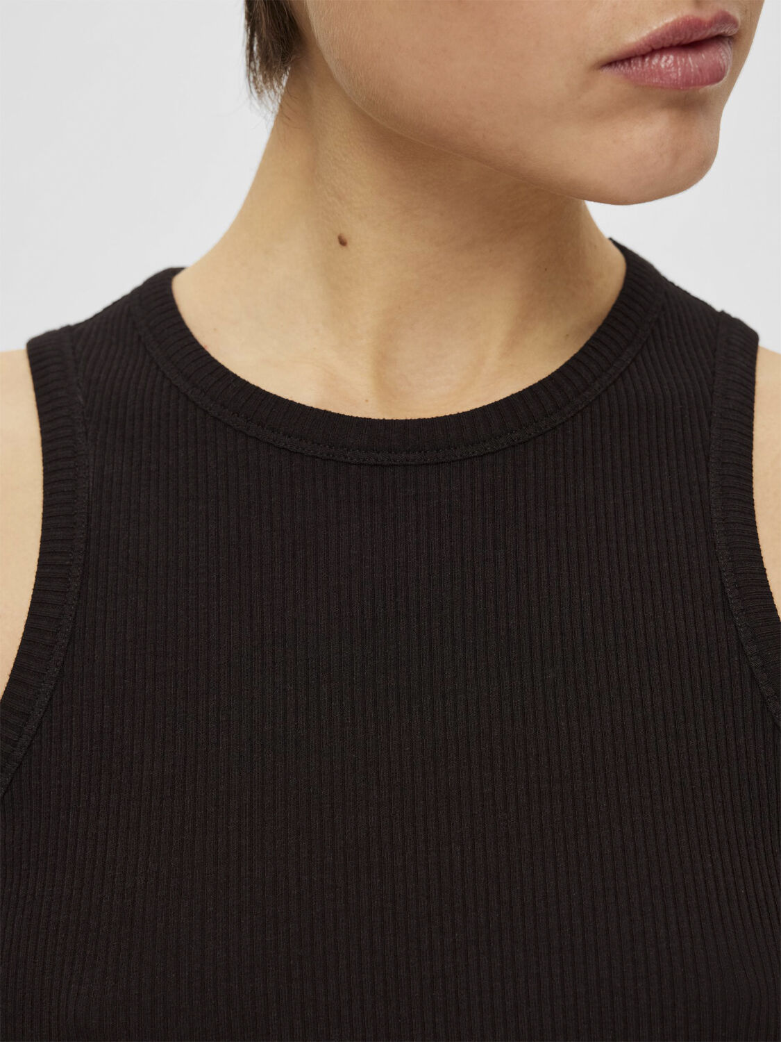 SLFANNA O-NECK TANK TOP NOOS