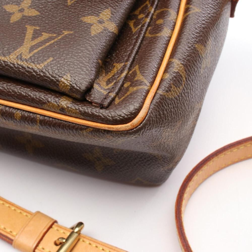 Louis Vuitton Shoulder Bags