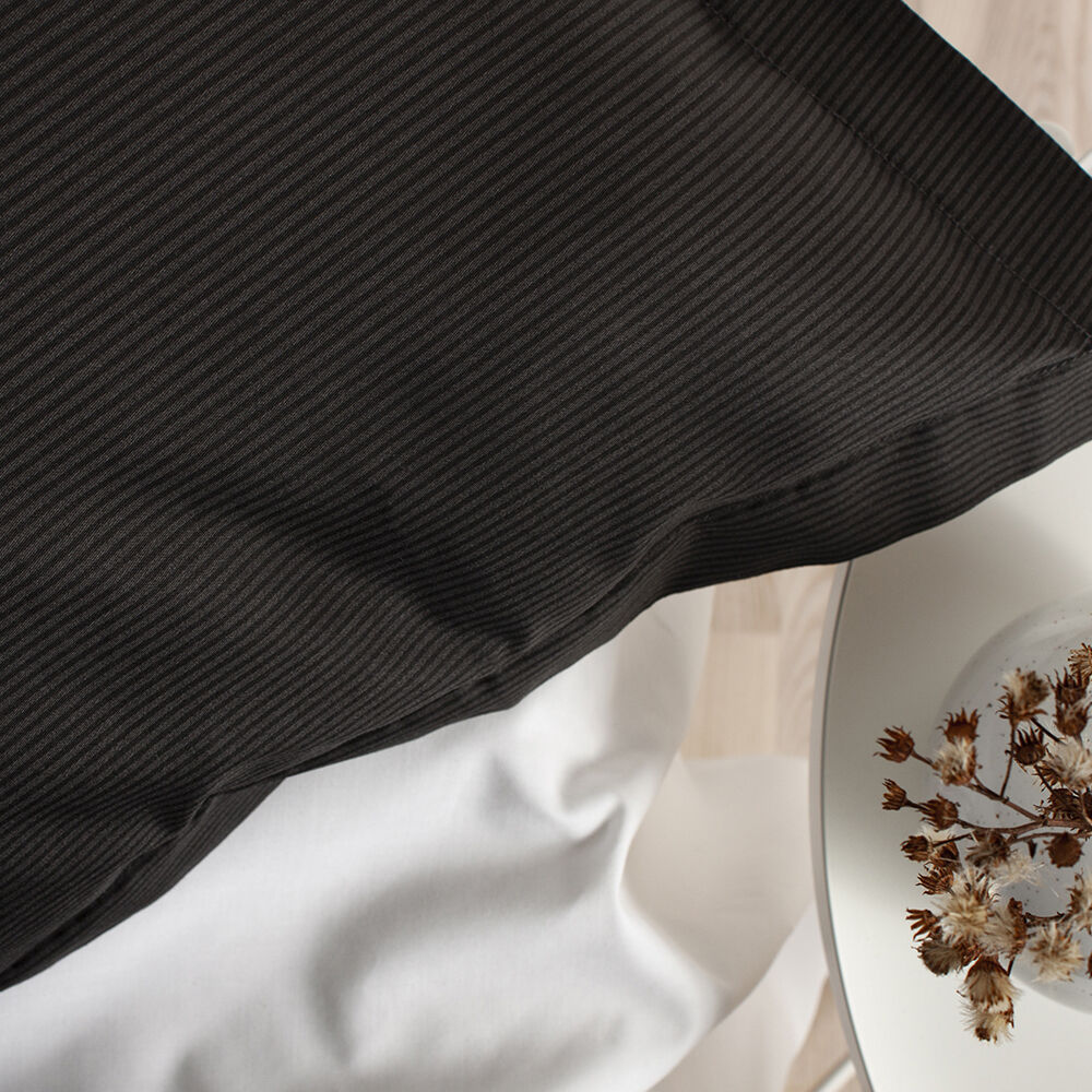 Raie b?ddset gr&aring;svart