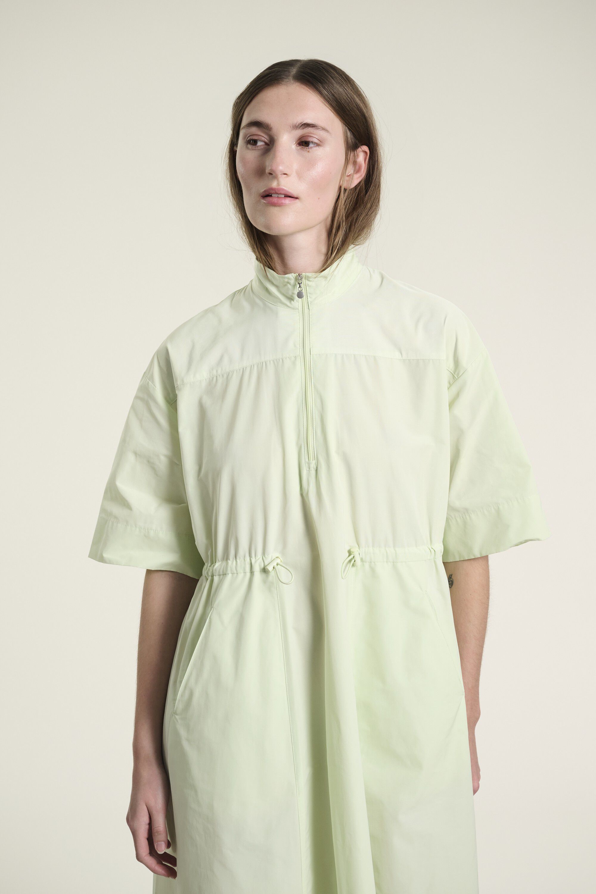 Fukkura kjole med lynl&aring;s