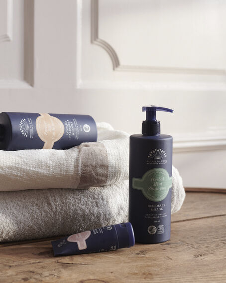 Herbal Mint Shampoo 390 ml.