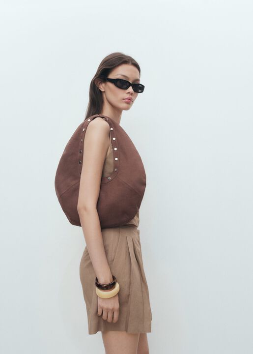 BERMUDA SHORTS. -- TERESA