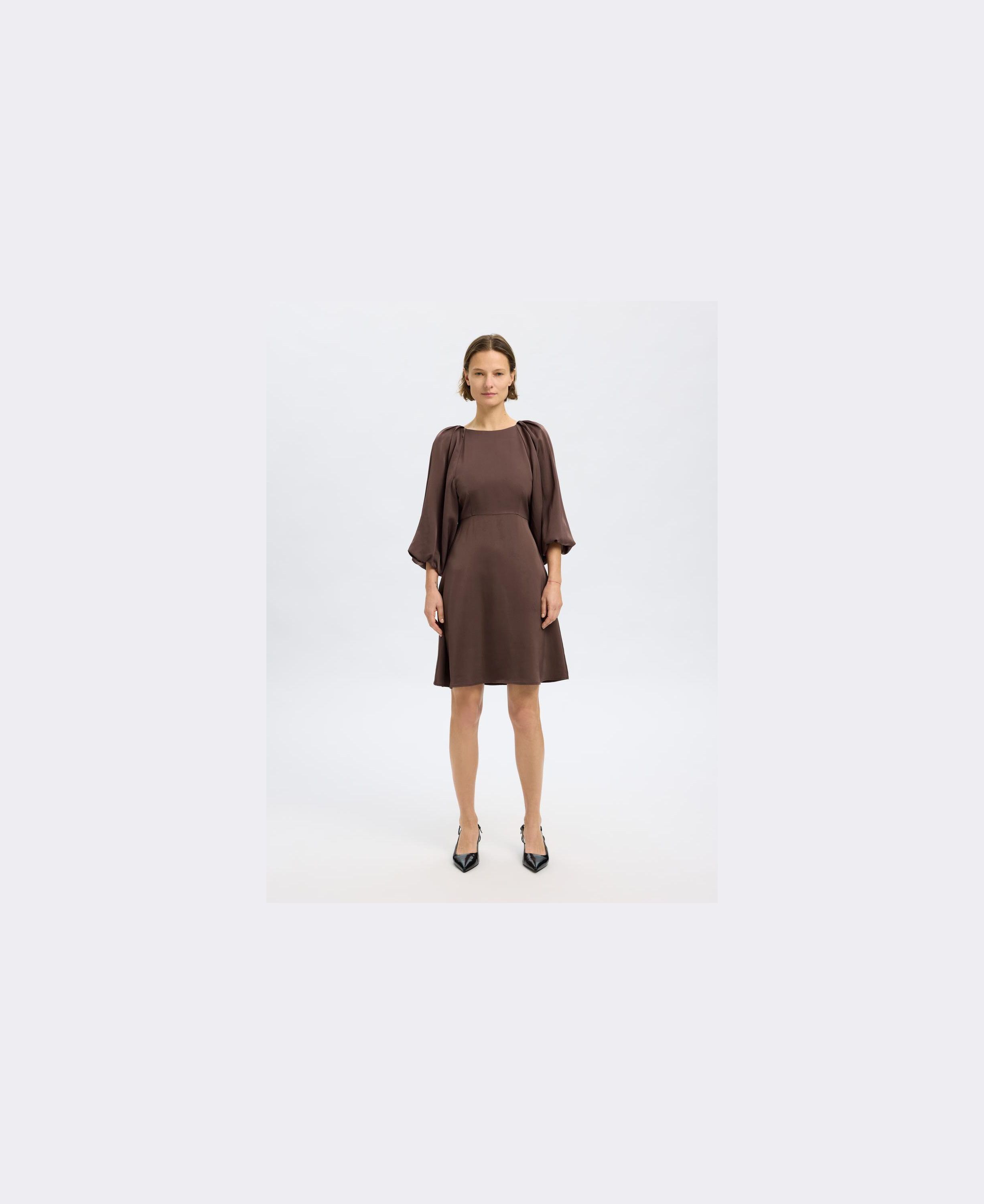 SLFLAURINA 3/4 SHORT OPEN BACK DRES