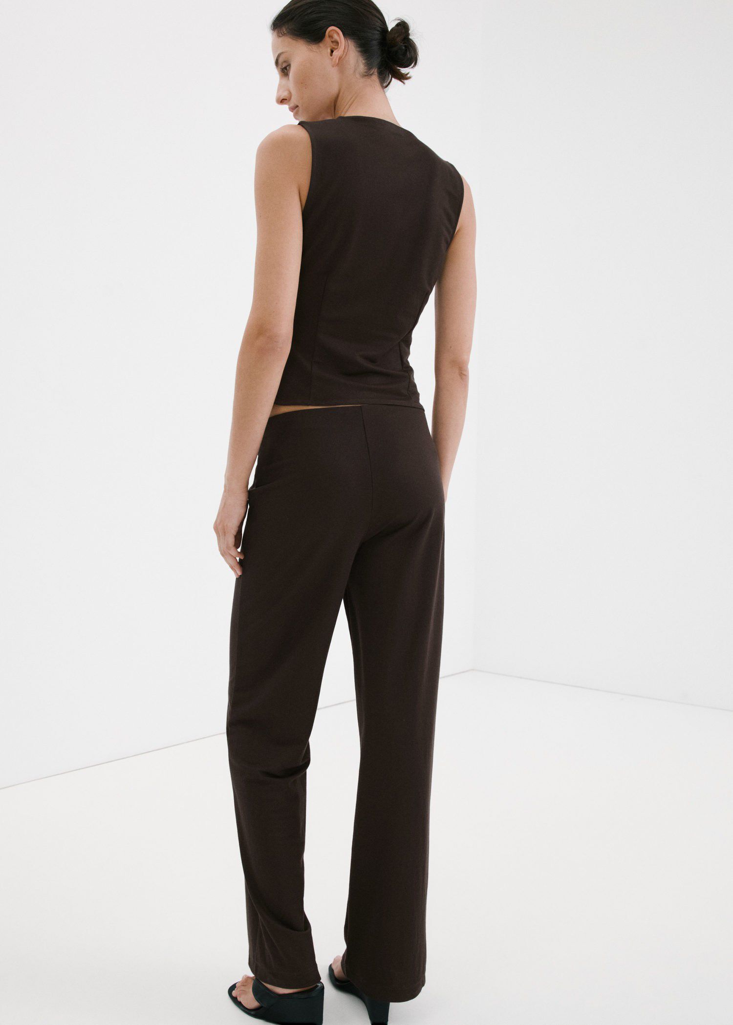 Straight mid-rise trousers