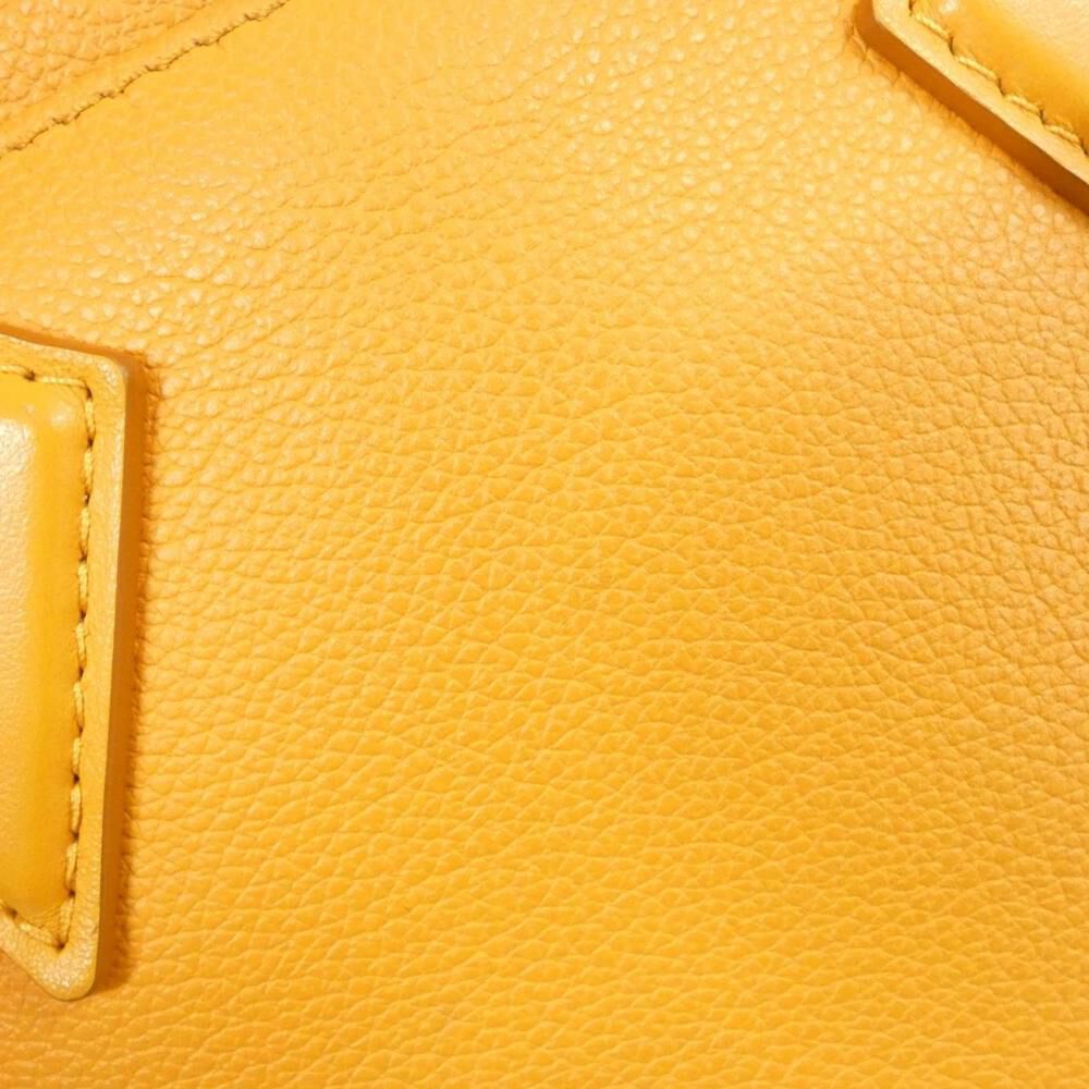 Louis Vuitton On My Side