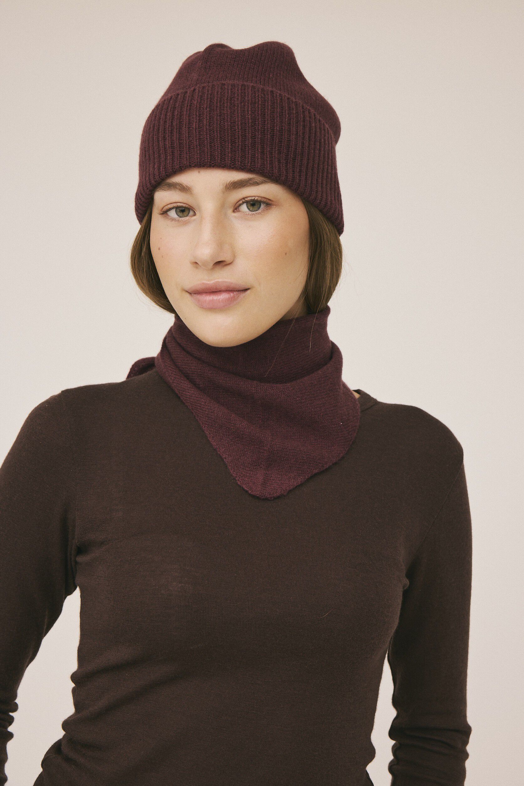 Karrie 16 - 100% Cashmere