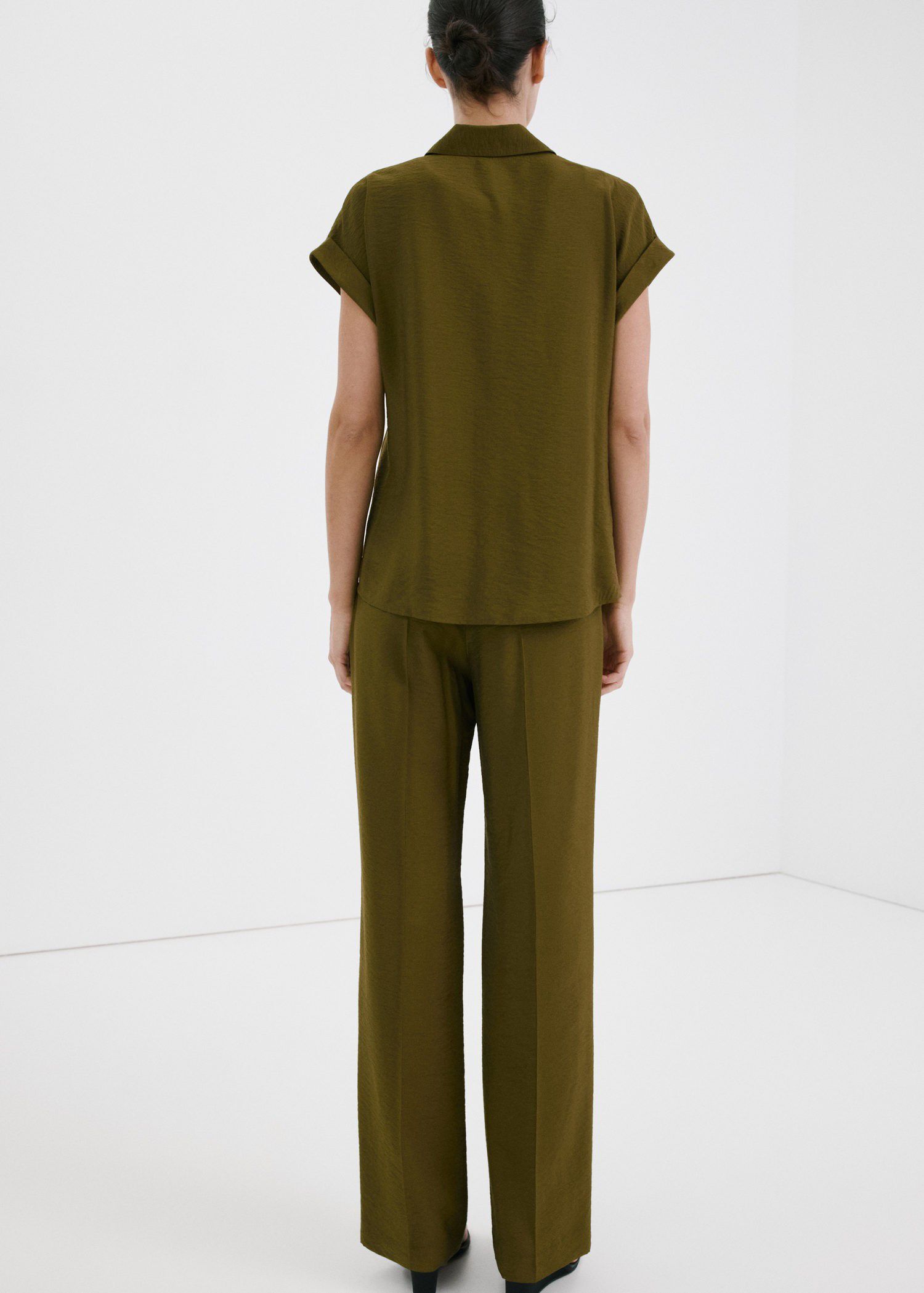 Straight mid-rise trousers