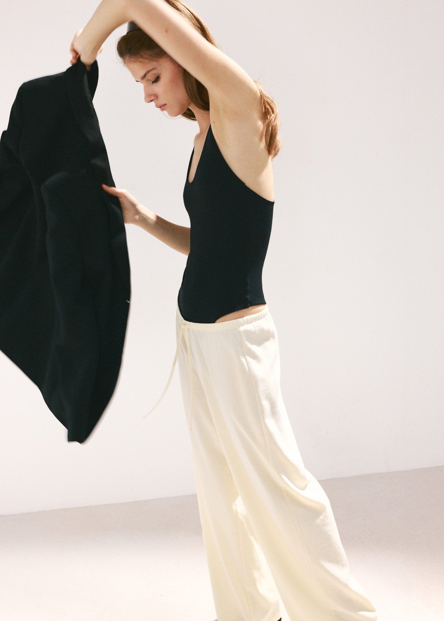 Straight mid-rise trousers