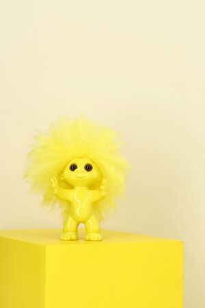 Lykketrold, gul, 9 cm