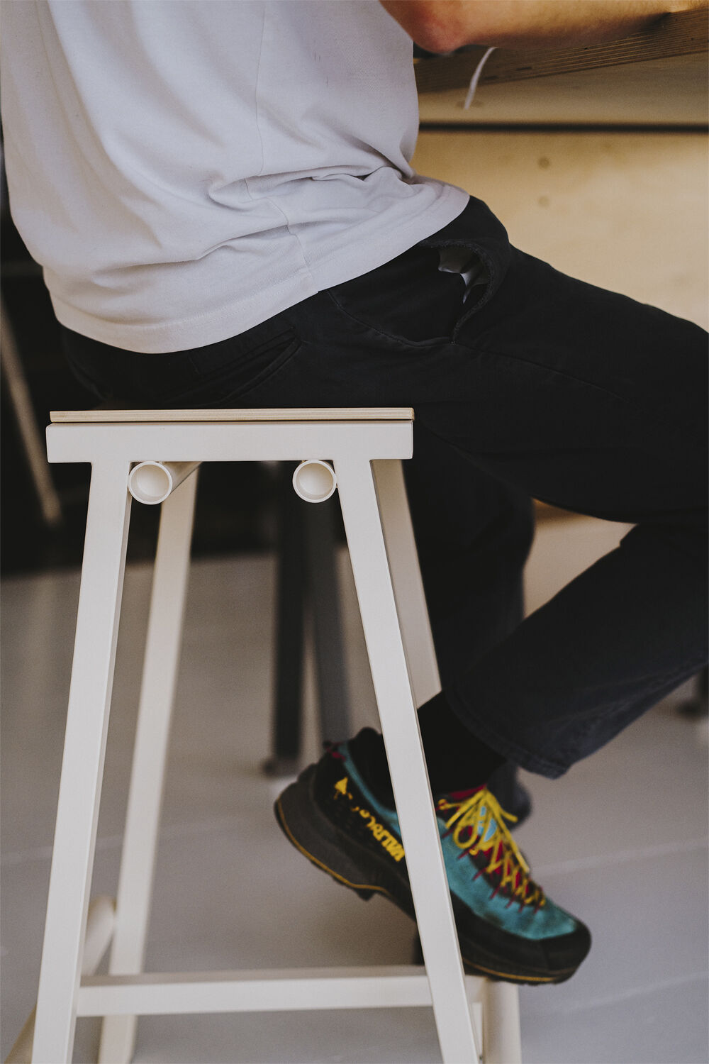 Taburete 8 Bar stool Low Eggshell p