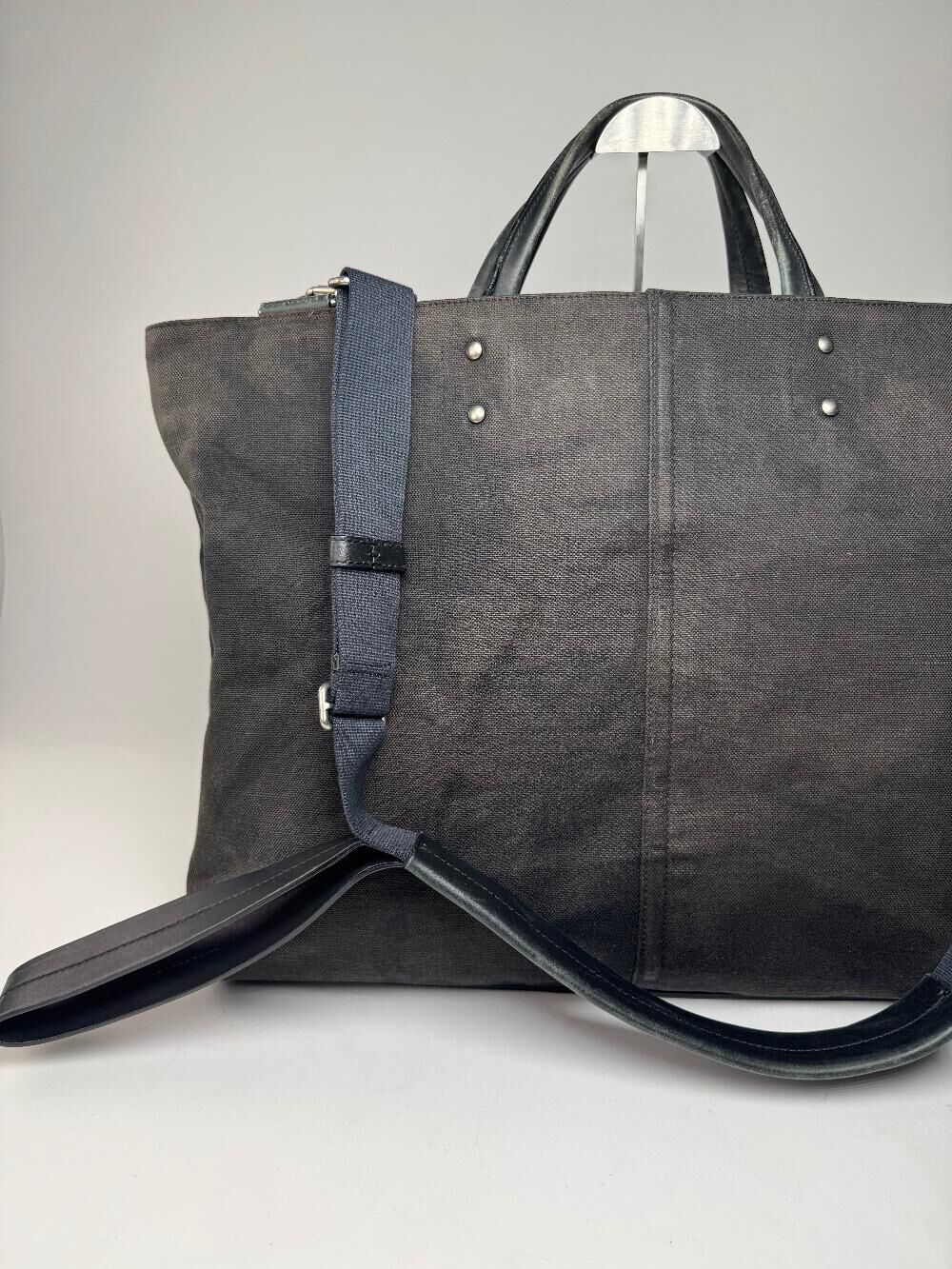 Yves Saint Laurent Tote