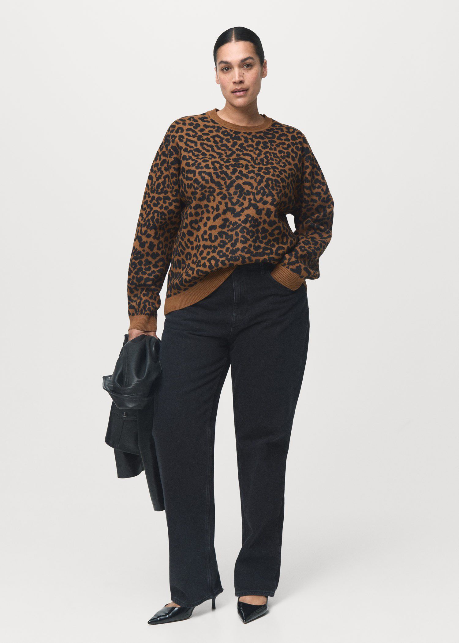 Leopard-print knitted sweater