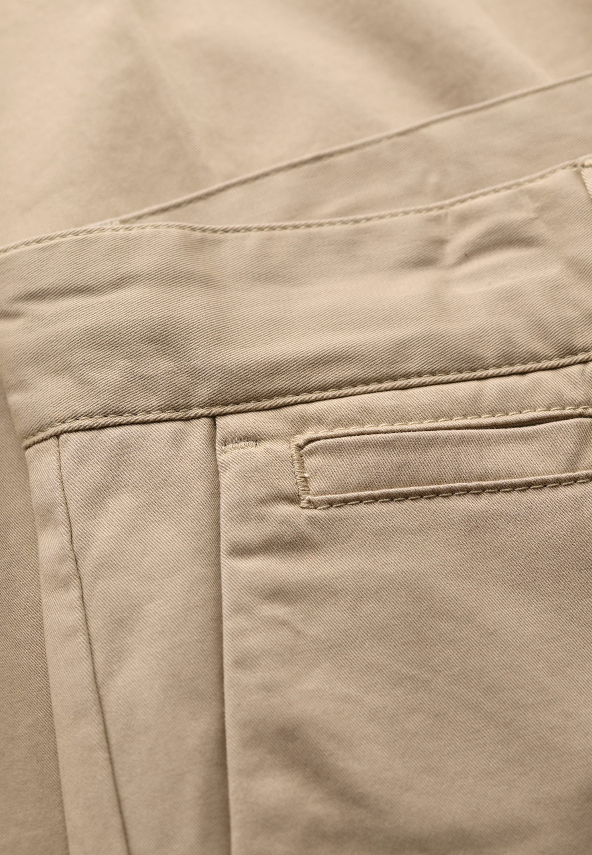 PREMIUM REGULAR CHINO