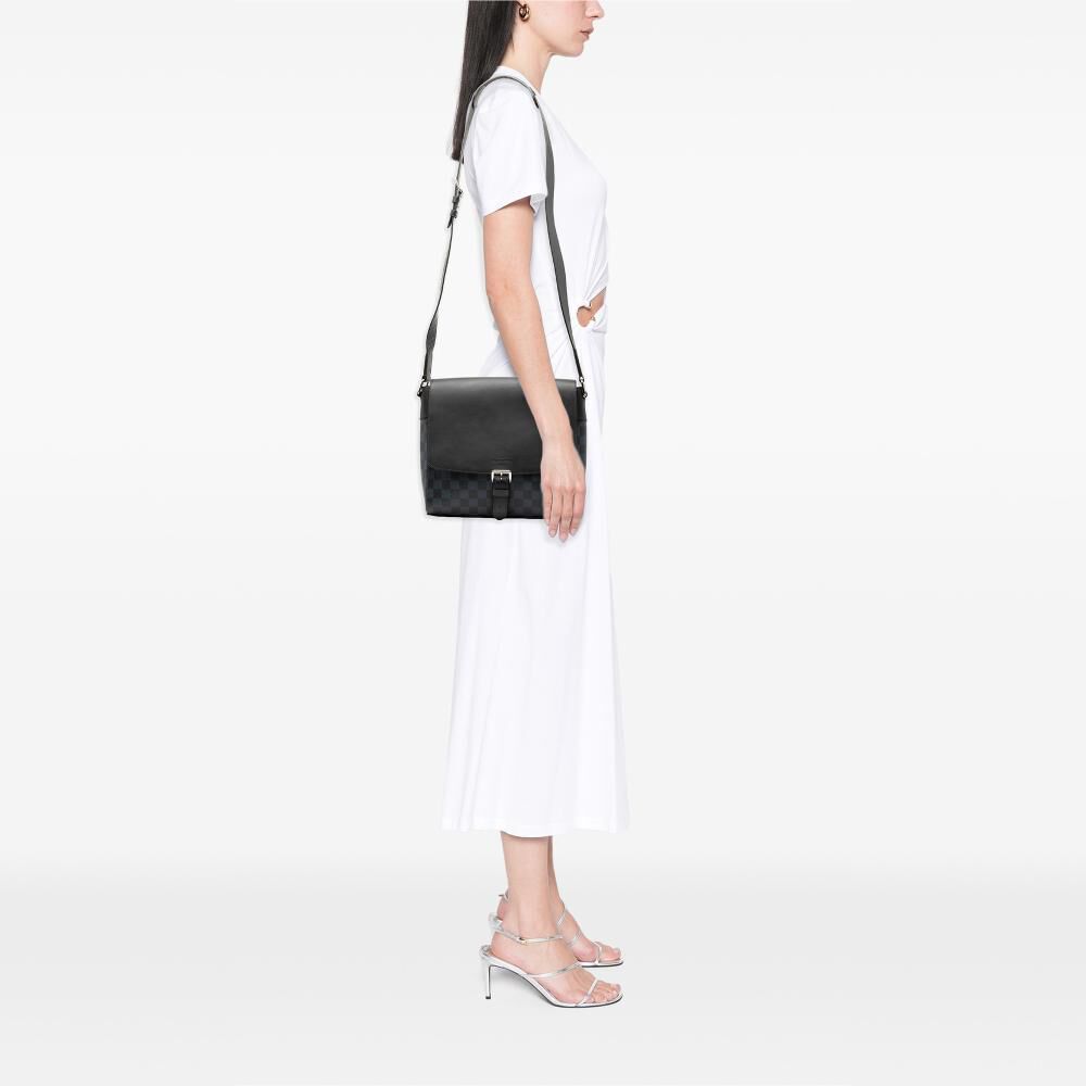 Louis Vuitton Messenger