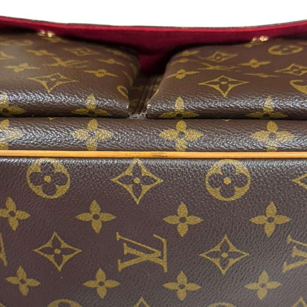Louis Vuitton Shoulder Bags