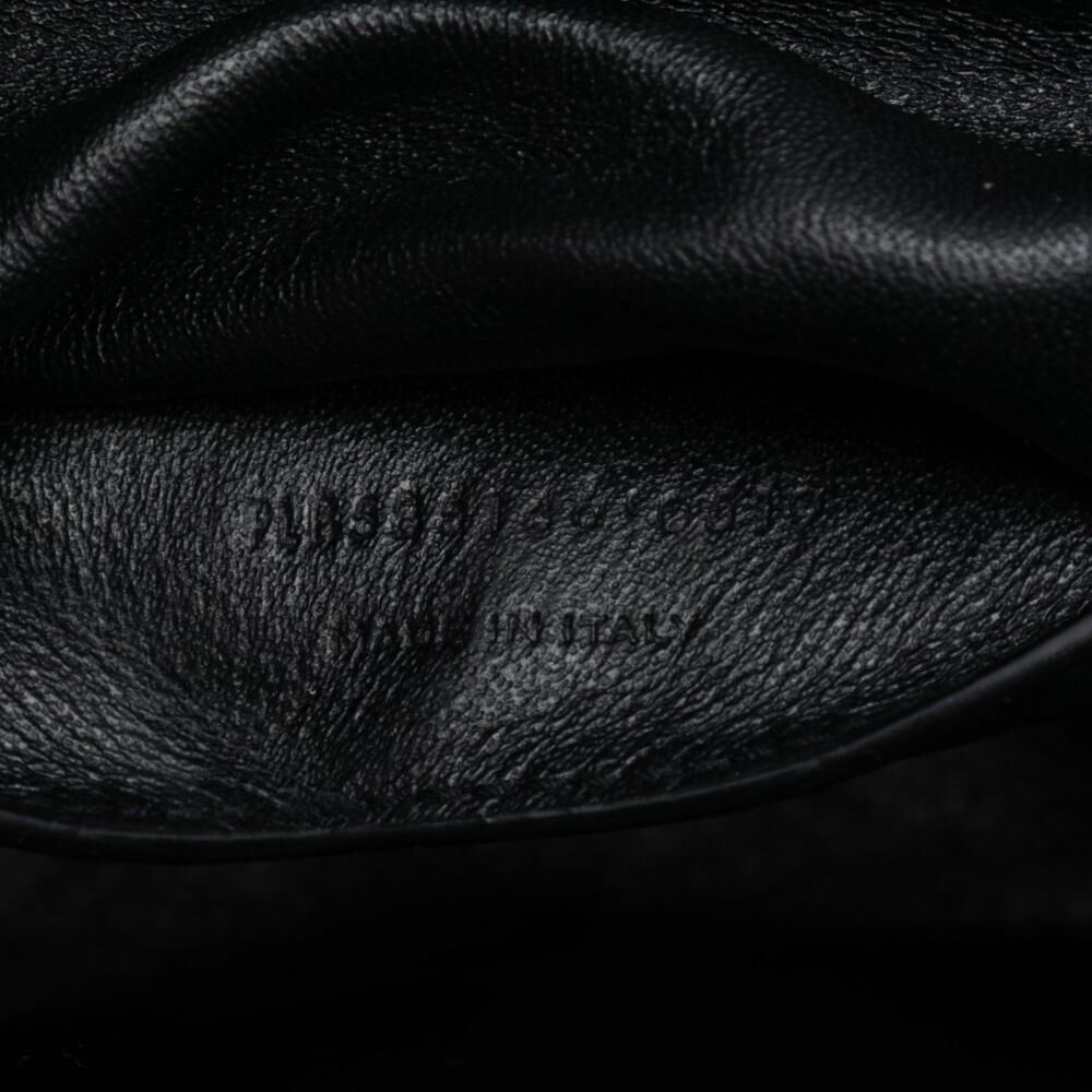 Yves Saint Laurent Shoulder Bag