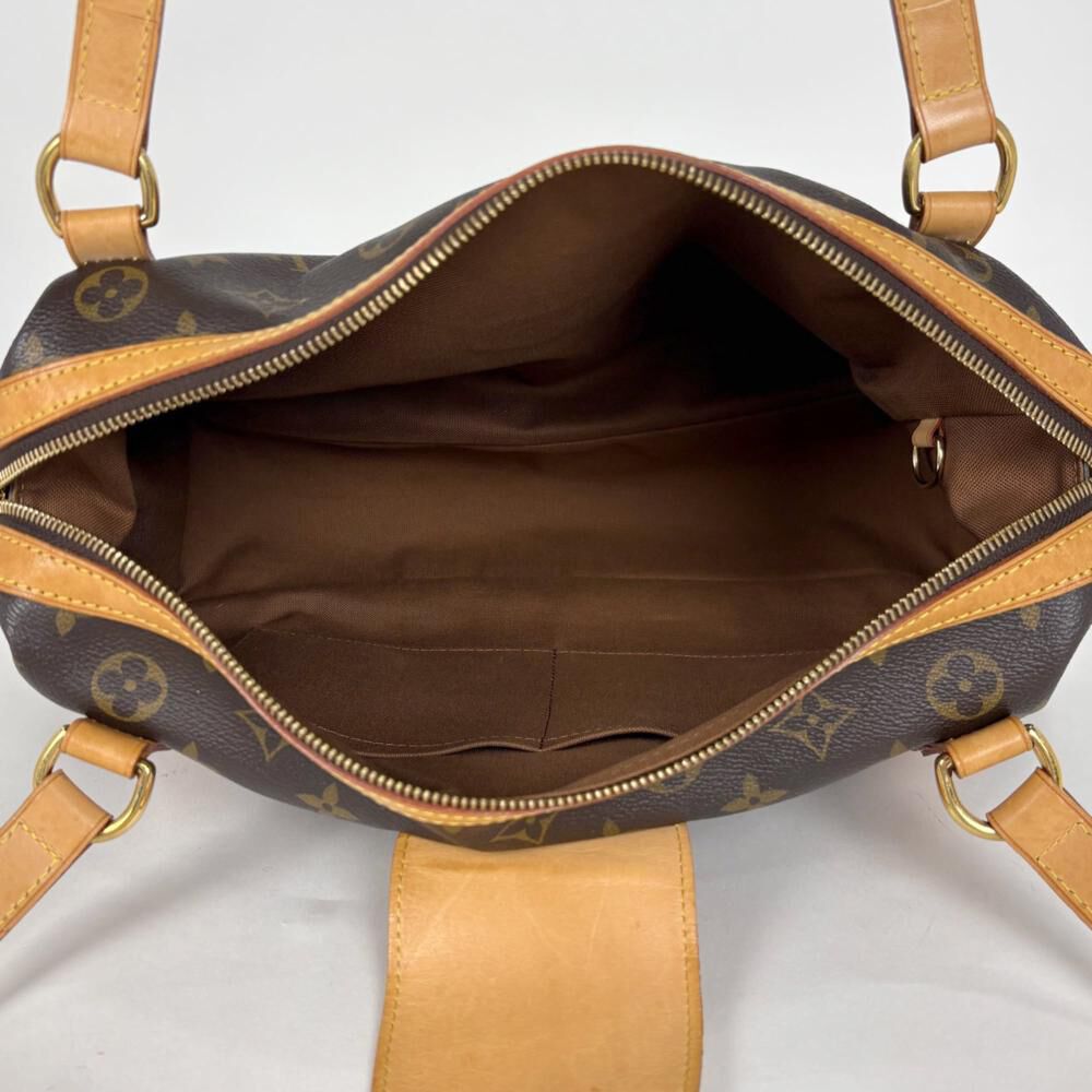 Louis Vuitton Shoulder Bags