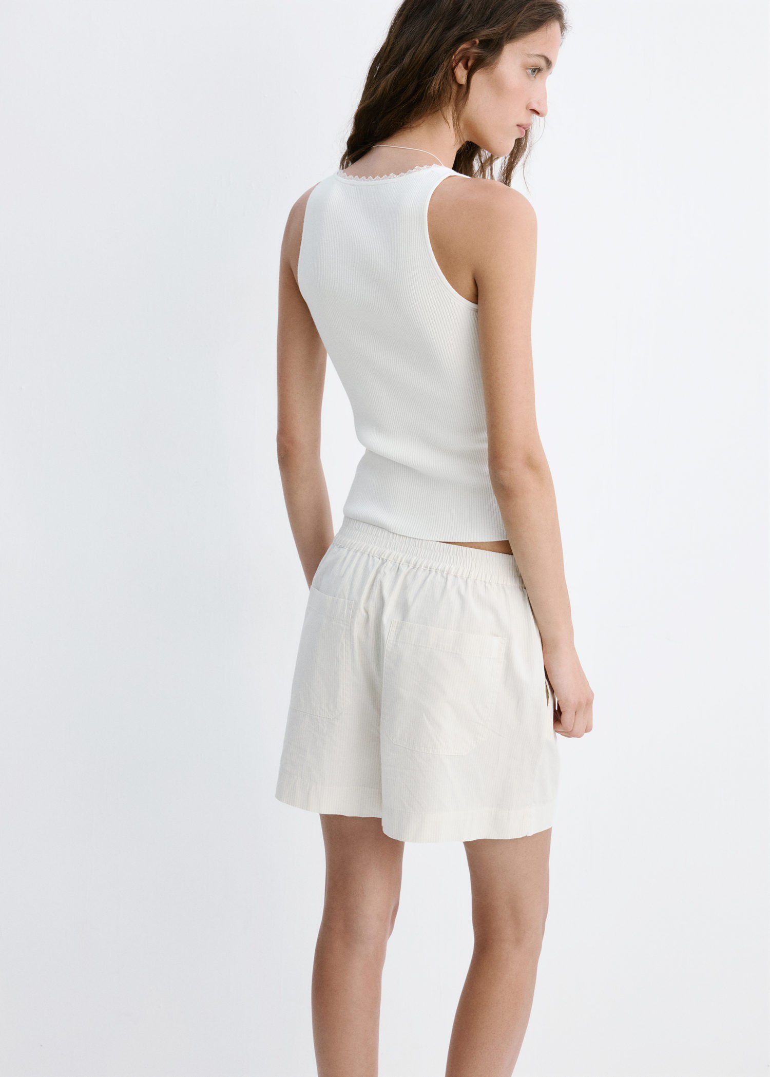 Ribbed top with lace detail