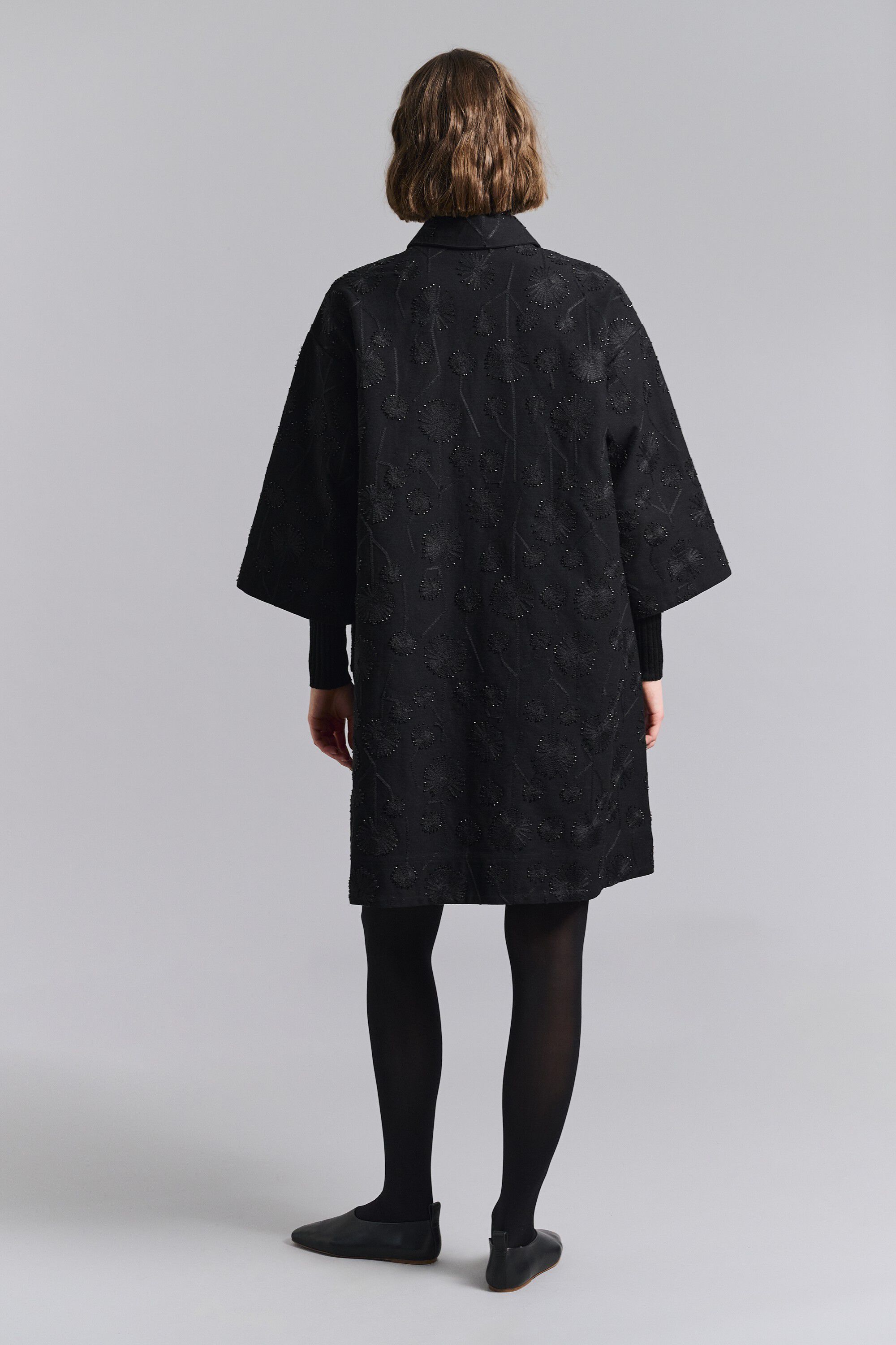 Dark daisy frakkekjole