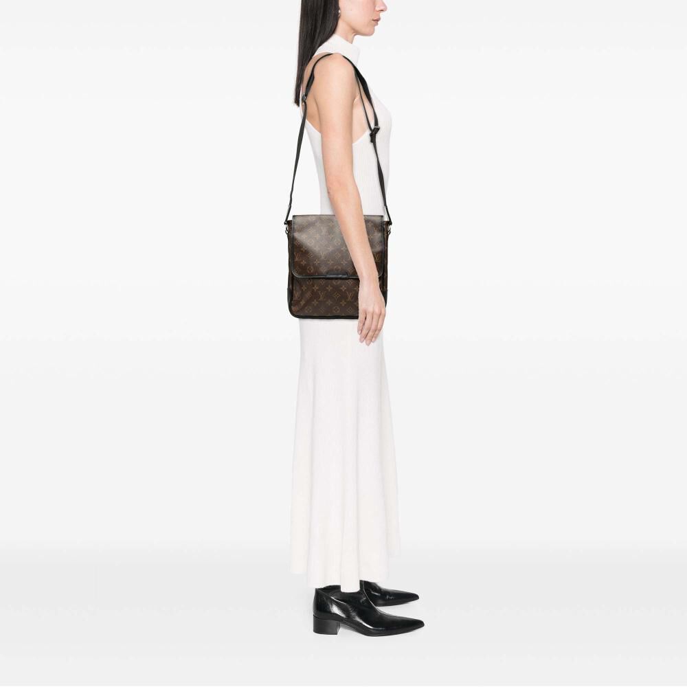 Louis Vuitton Shoulder Bags