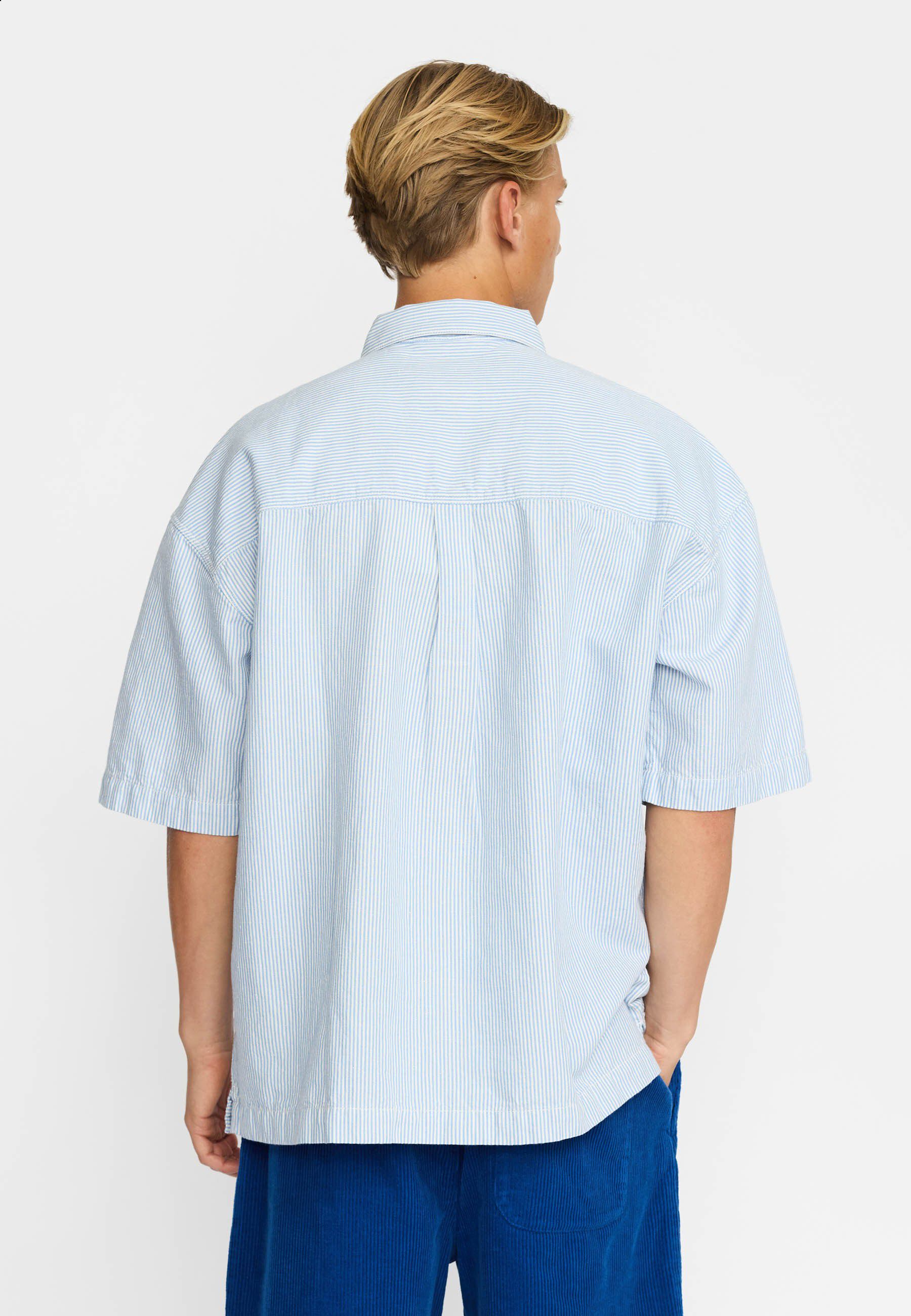 Short-sleeve shirts