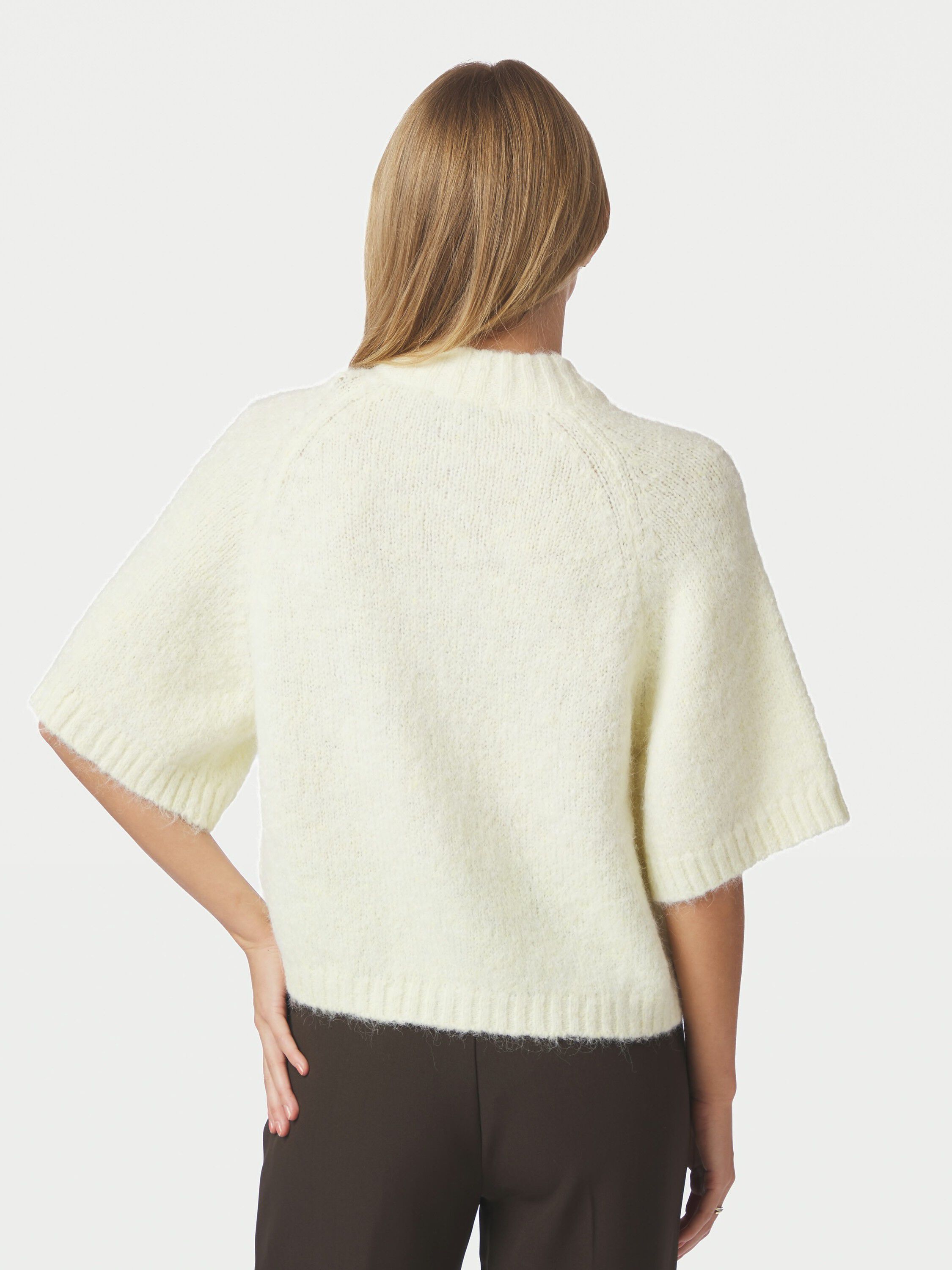 Benuta Fluffy Knit Cardigan