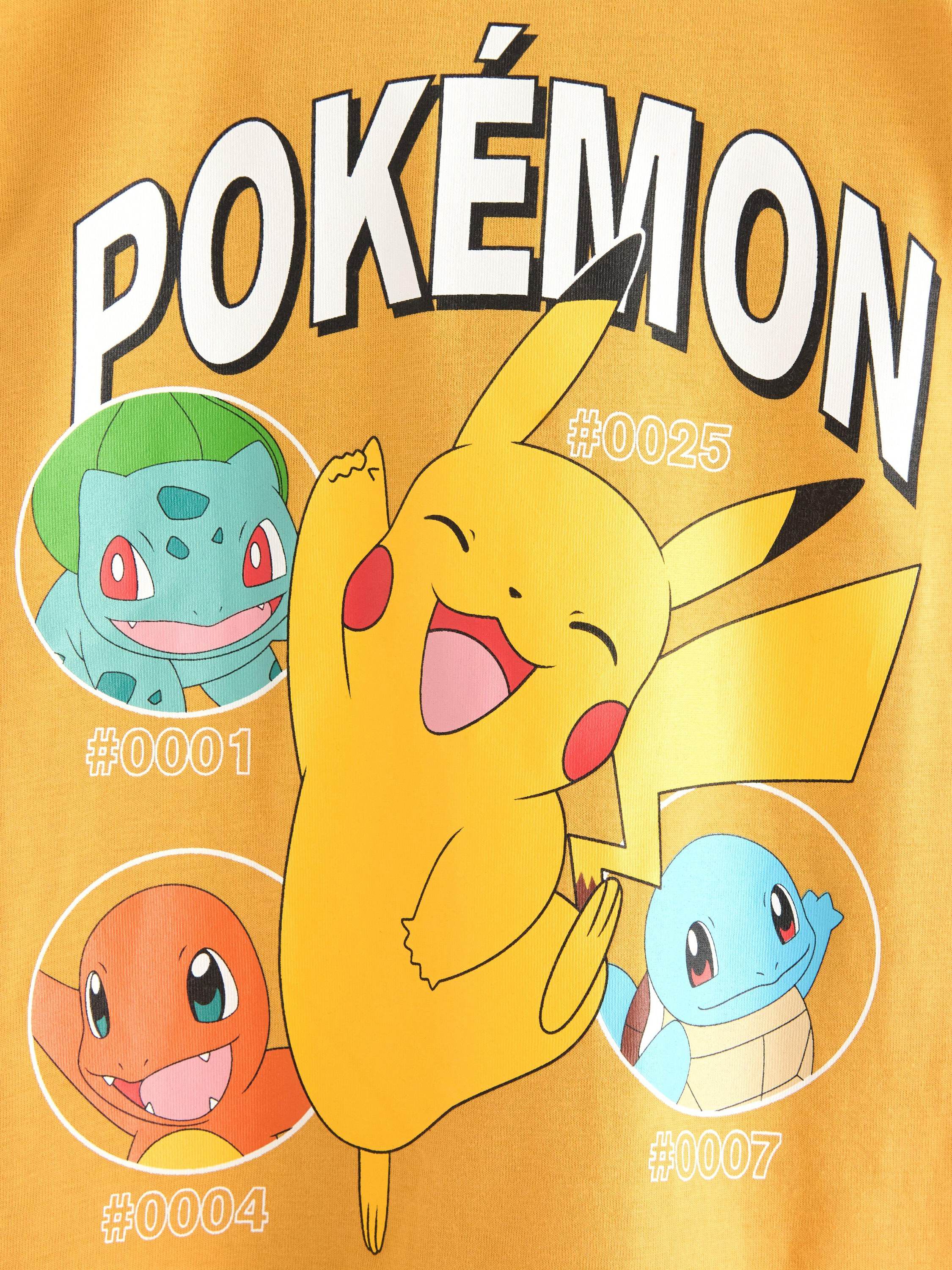 Soft long-sleeved top with a Pok&eacute;mo