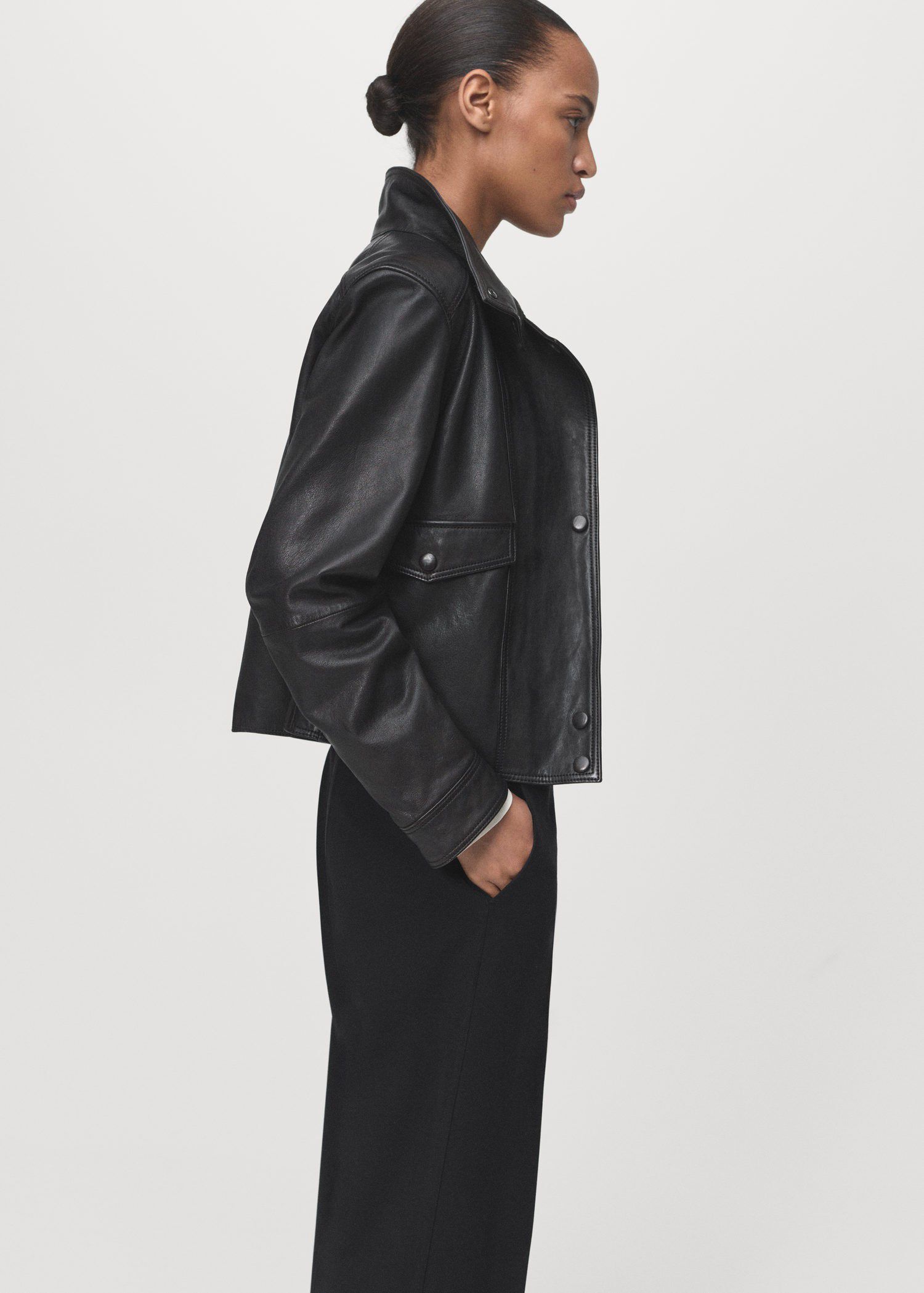 Straight mid-rise trousers