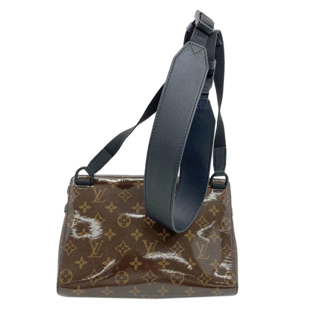 Louis Vuitton Shoulder Bags