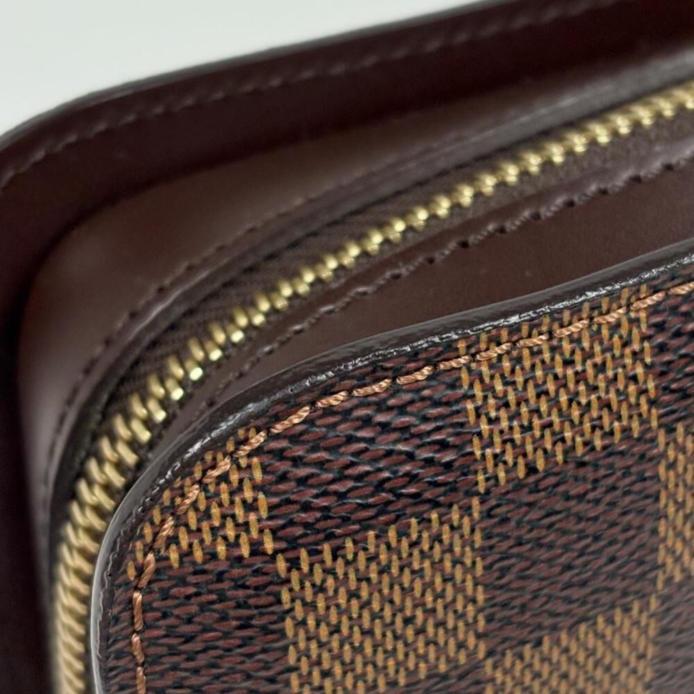 Louis Vuitton Clutch