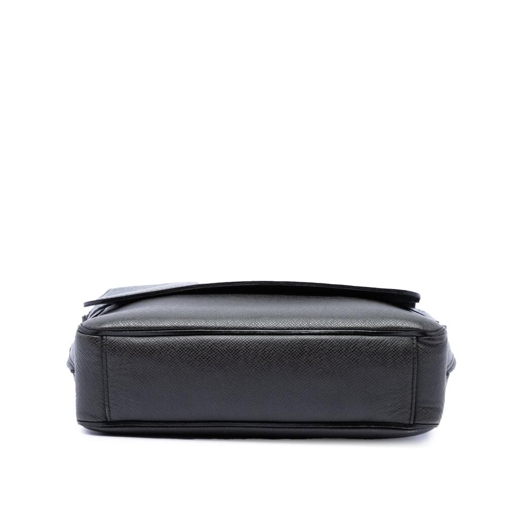 Louis Vuitton Crossbody Bag