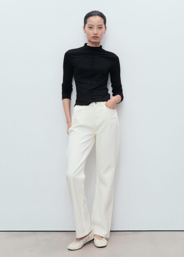 Ribbed t-shirt with scalloped trim