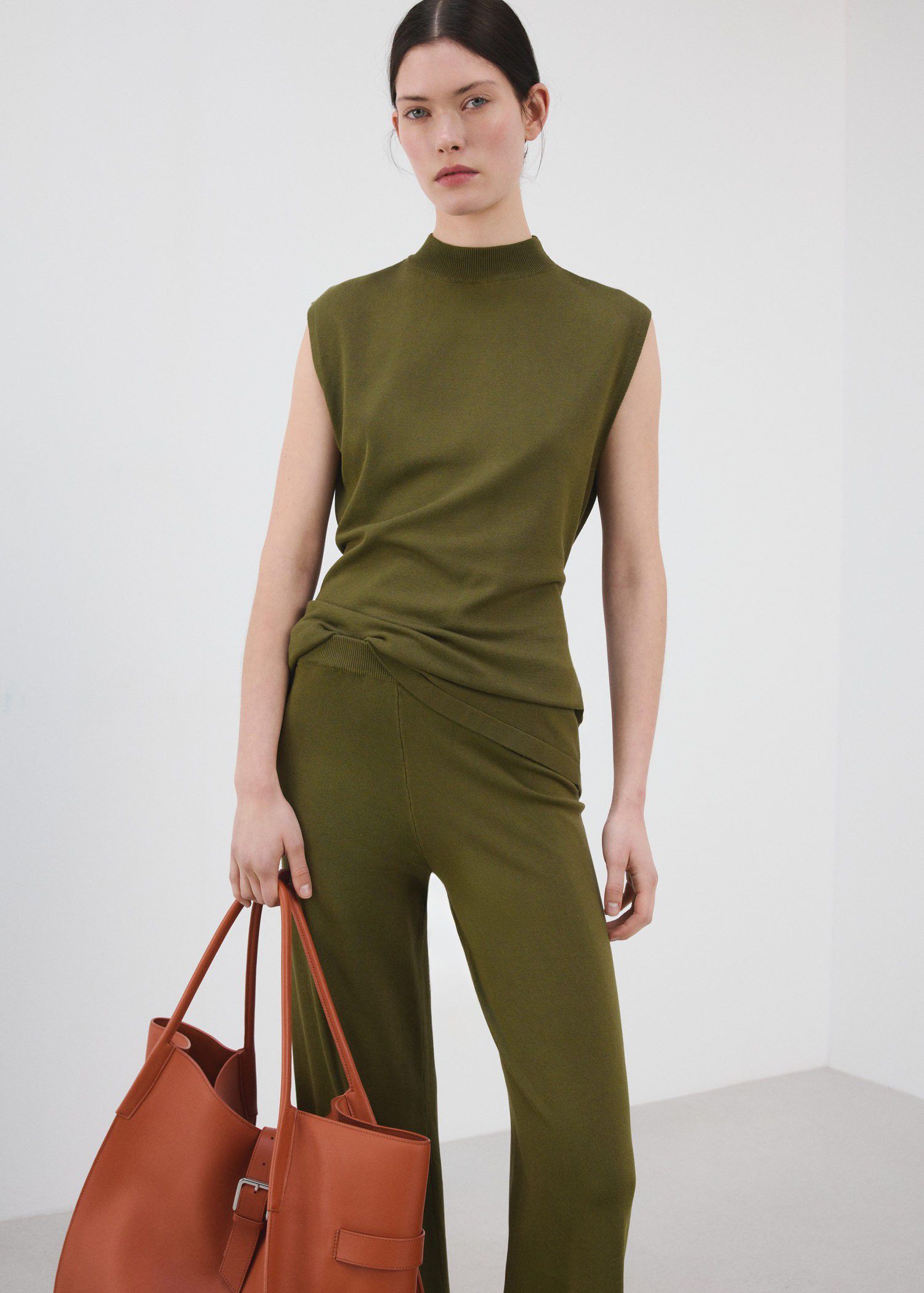 Fine-knit straight-fit trousers