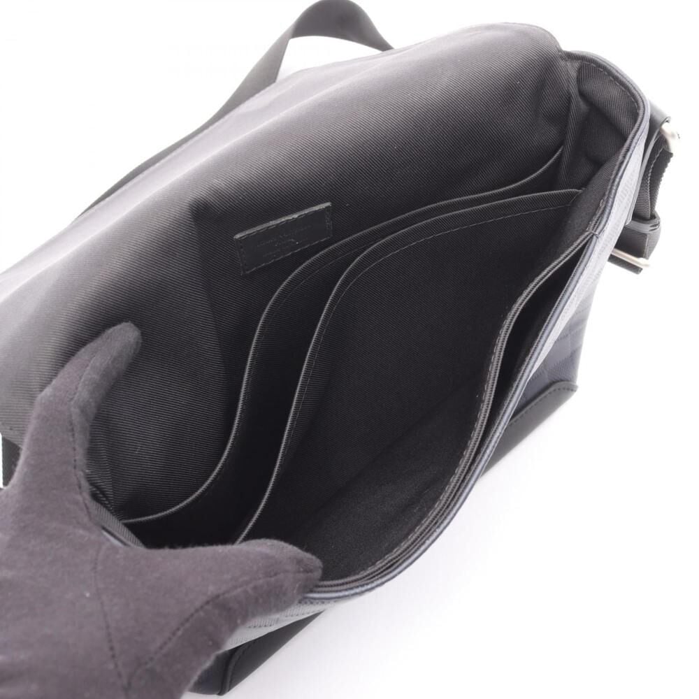 Louis Vuitton District