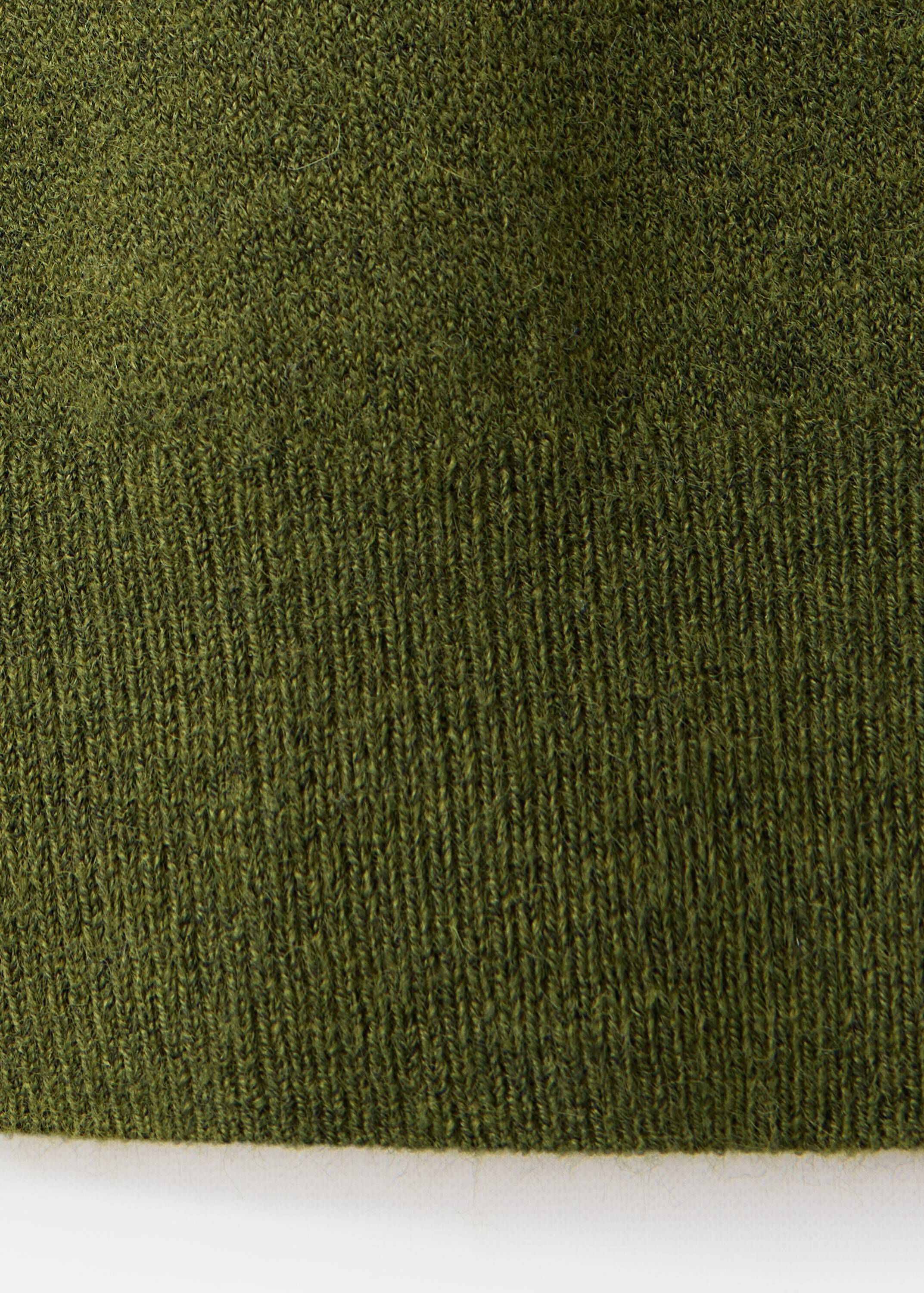 Short-sleeved knitted sweater