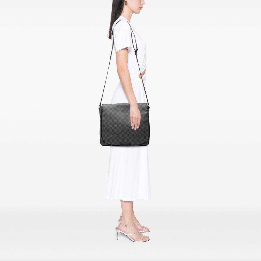 Louis Vuitton Shoulder Bags