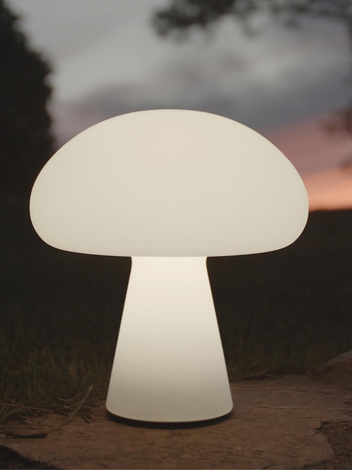 Obello Lamp (Shade: Frosted Glass, Base: Frosted Glass)