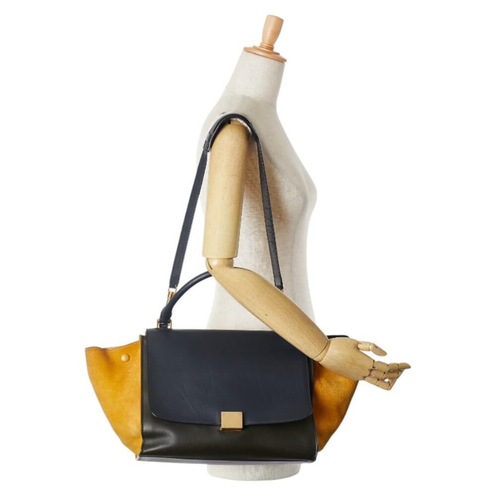 C&eacute;line Trapeze