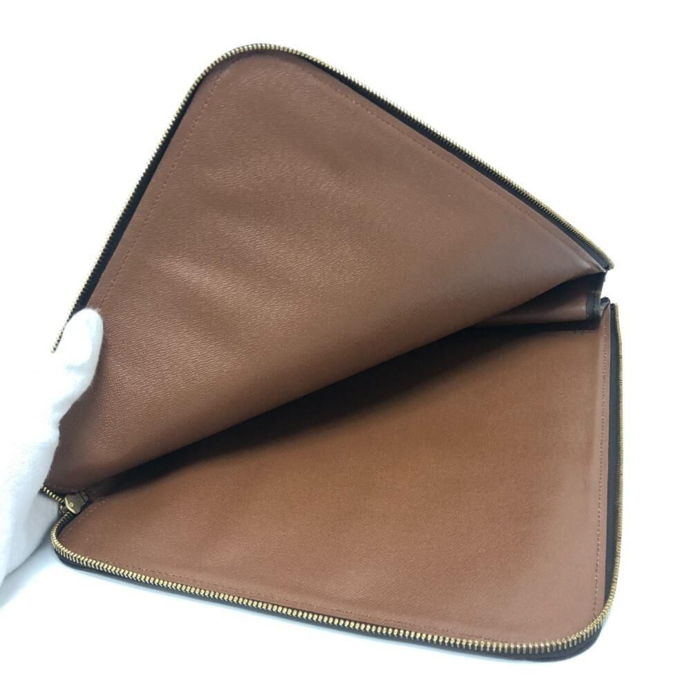 Louis Vuitton Poche Documents