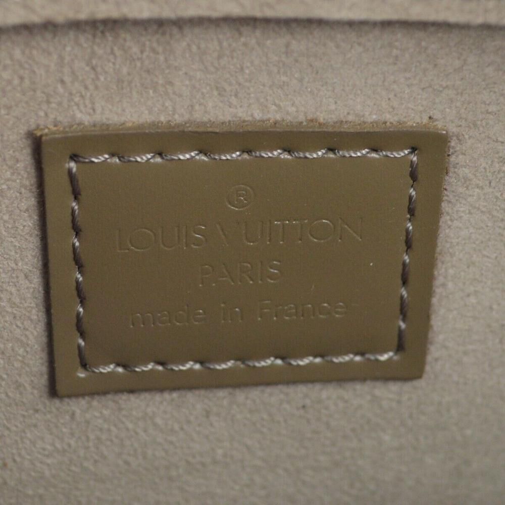 Louis Vuitton Pont Neuf