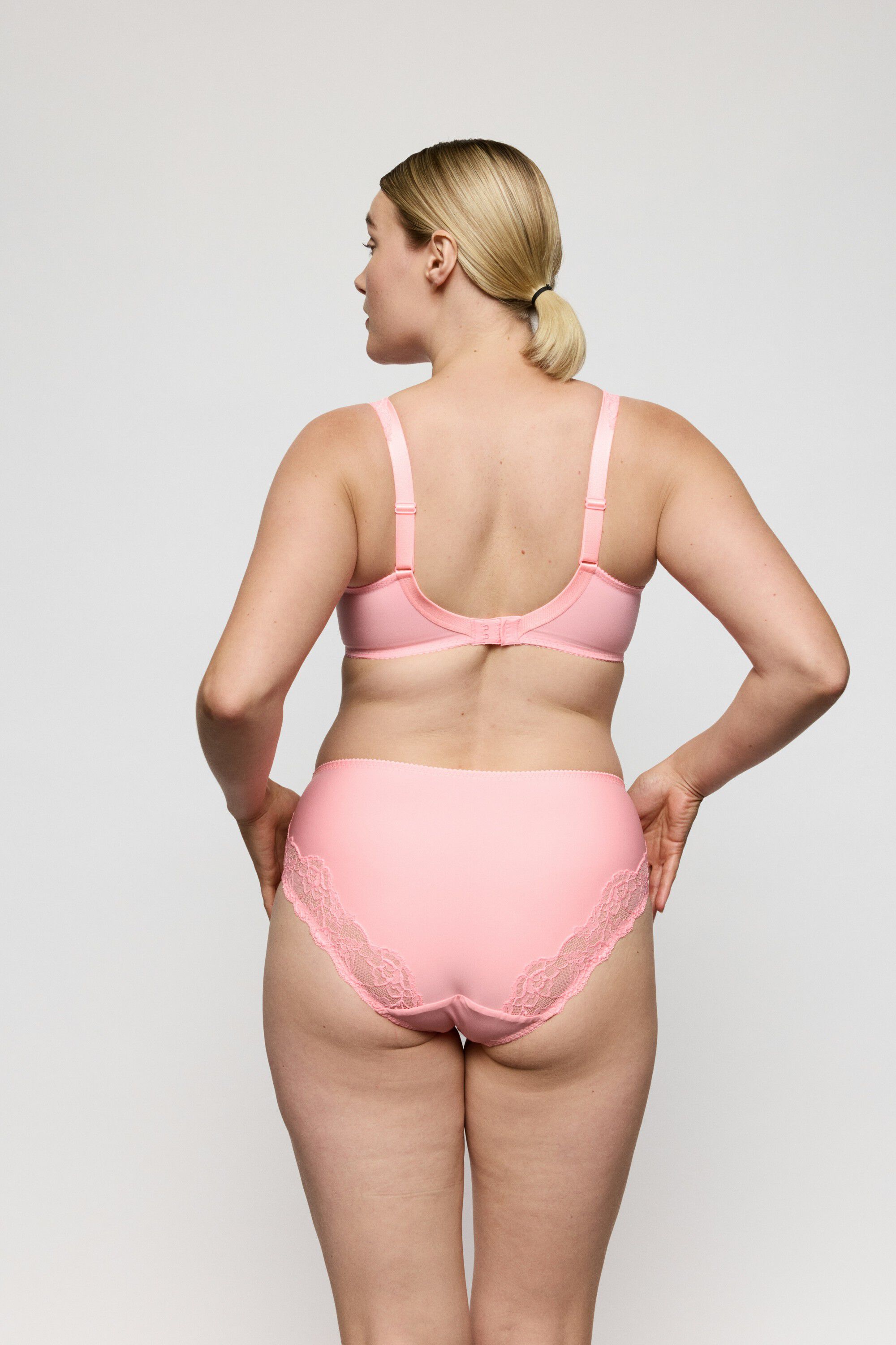 Madison full cup bra