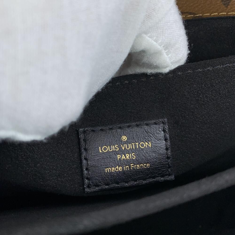 Louis Vuitton Shoulder Bags