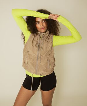 Trail parachute vest med lynl&aring;s - Sand