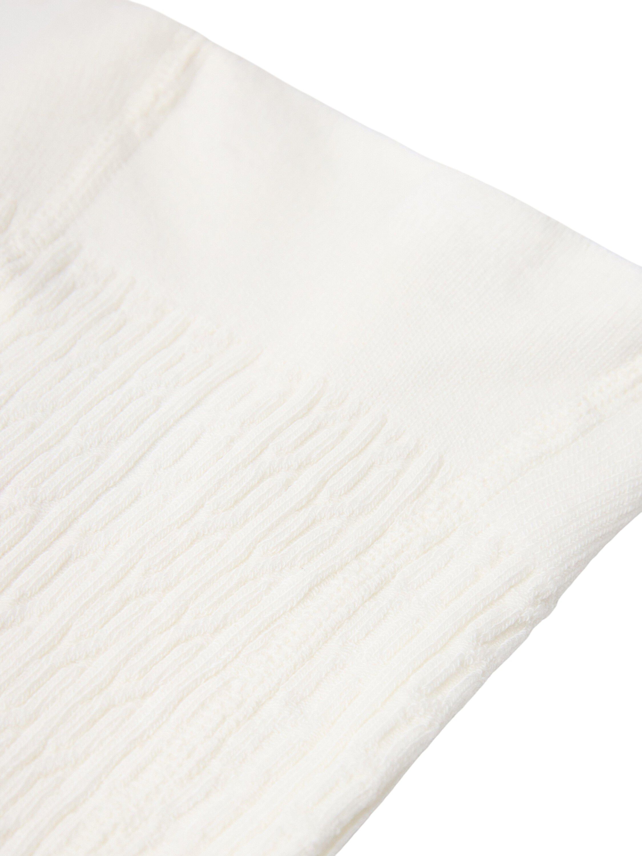 Soft and comfy cable-knitted tights