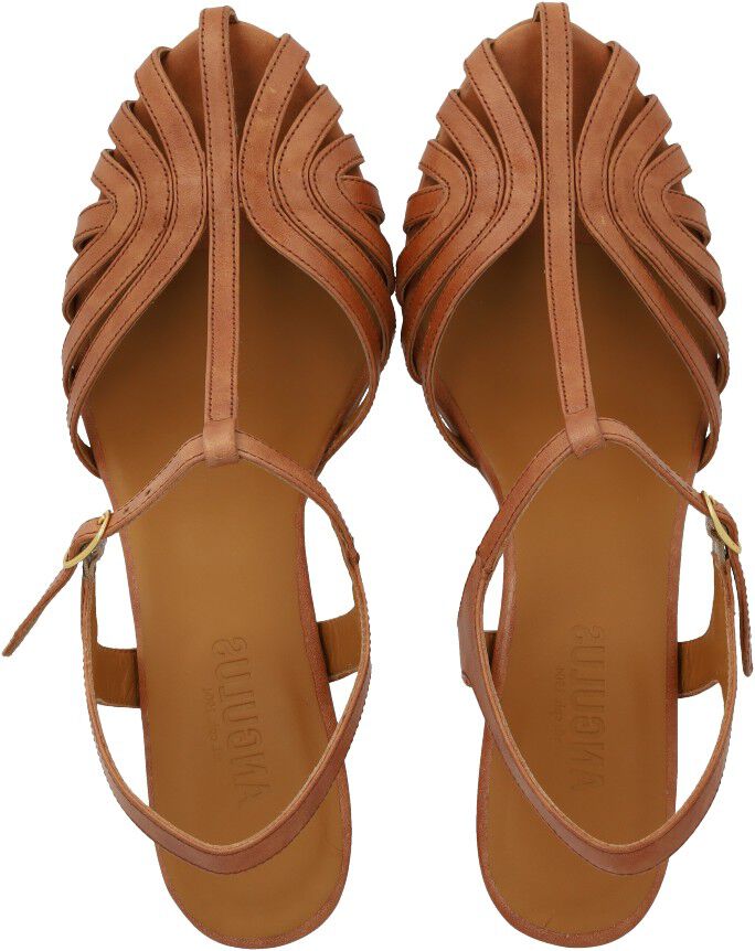 H&oslash;jh&aelig;let sandal med smuk organisk frontdetalje