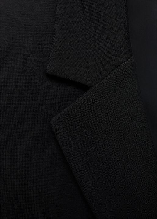Fitted suit jacket