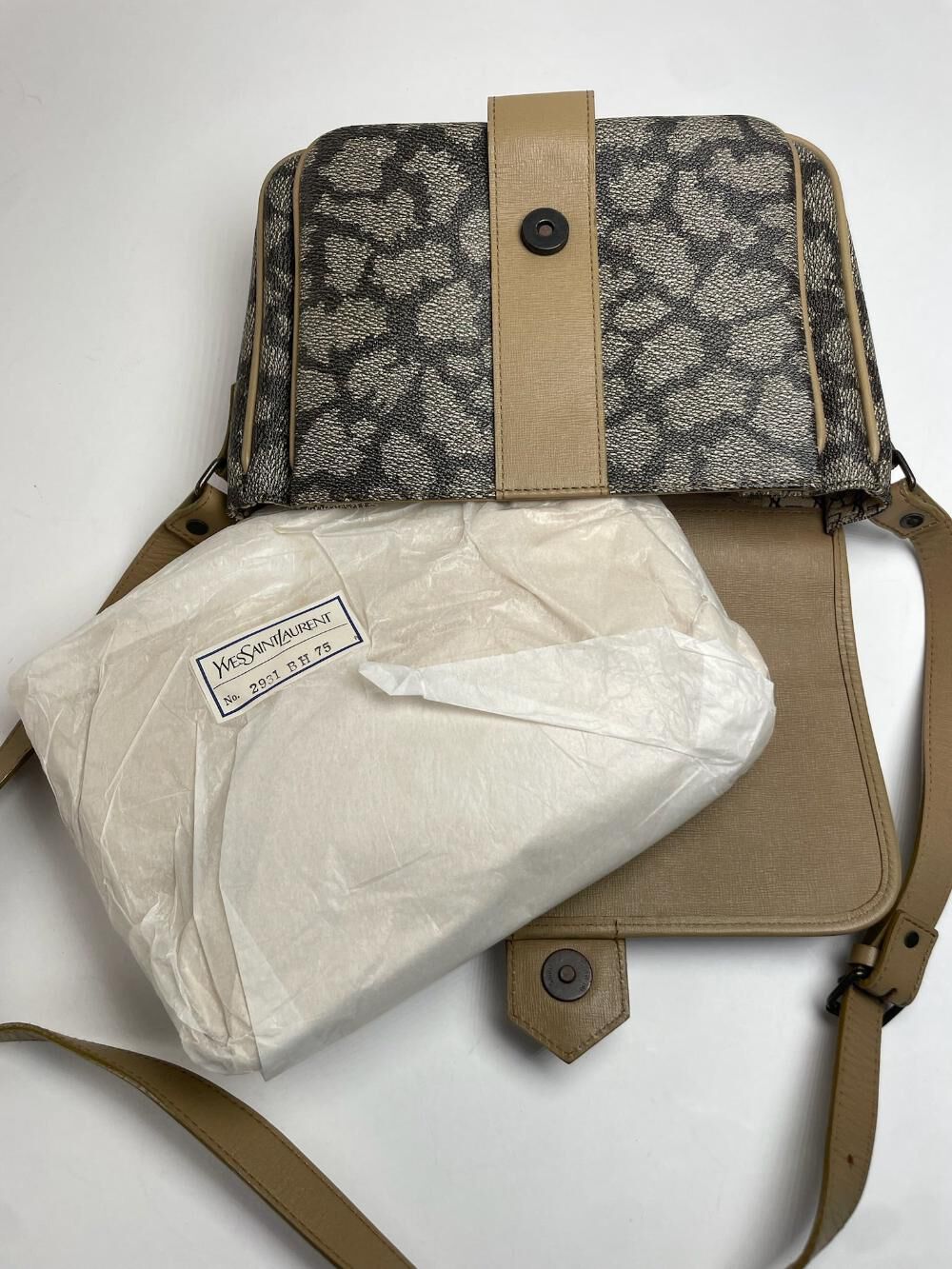 Yves Saint Laurent Shoulder Bag