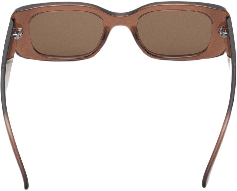 Maxi-frame sunglasses