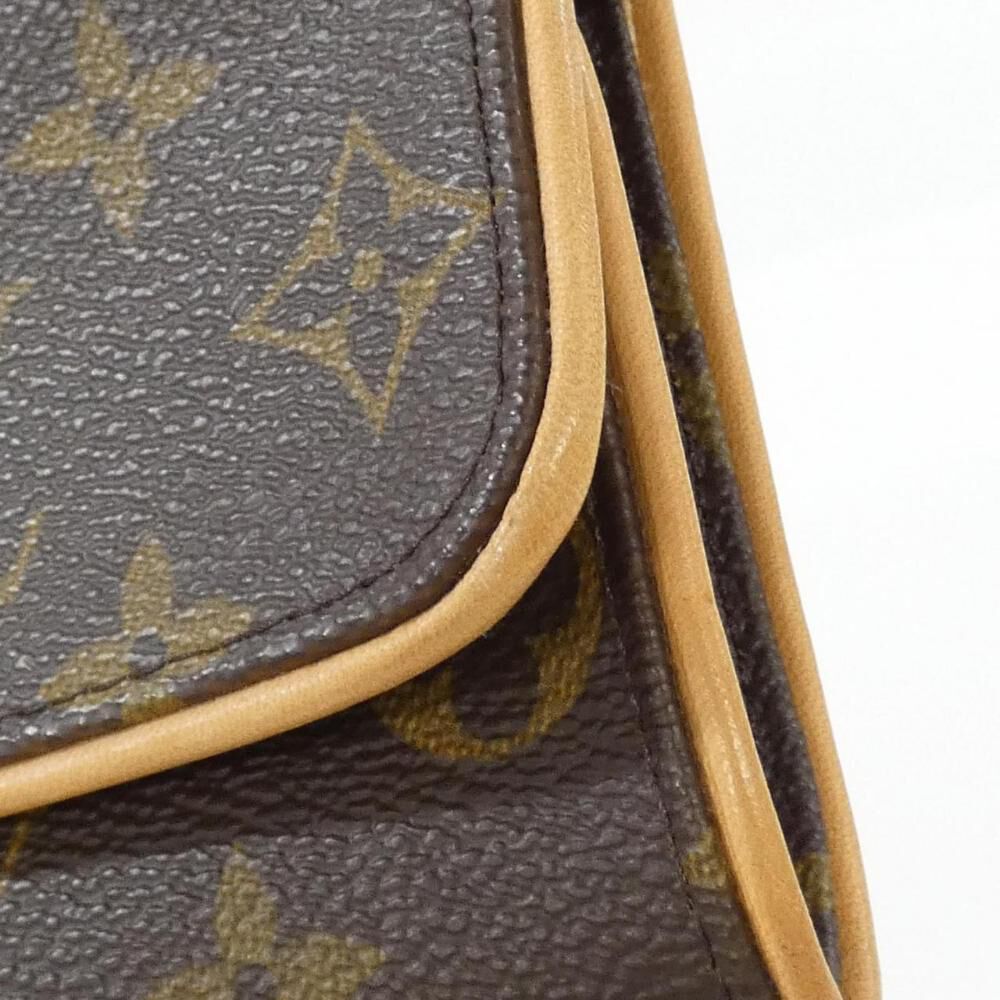 Louis Vuitton Shoulder Bags