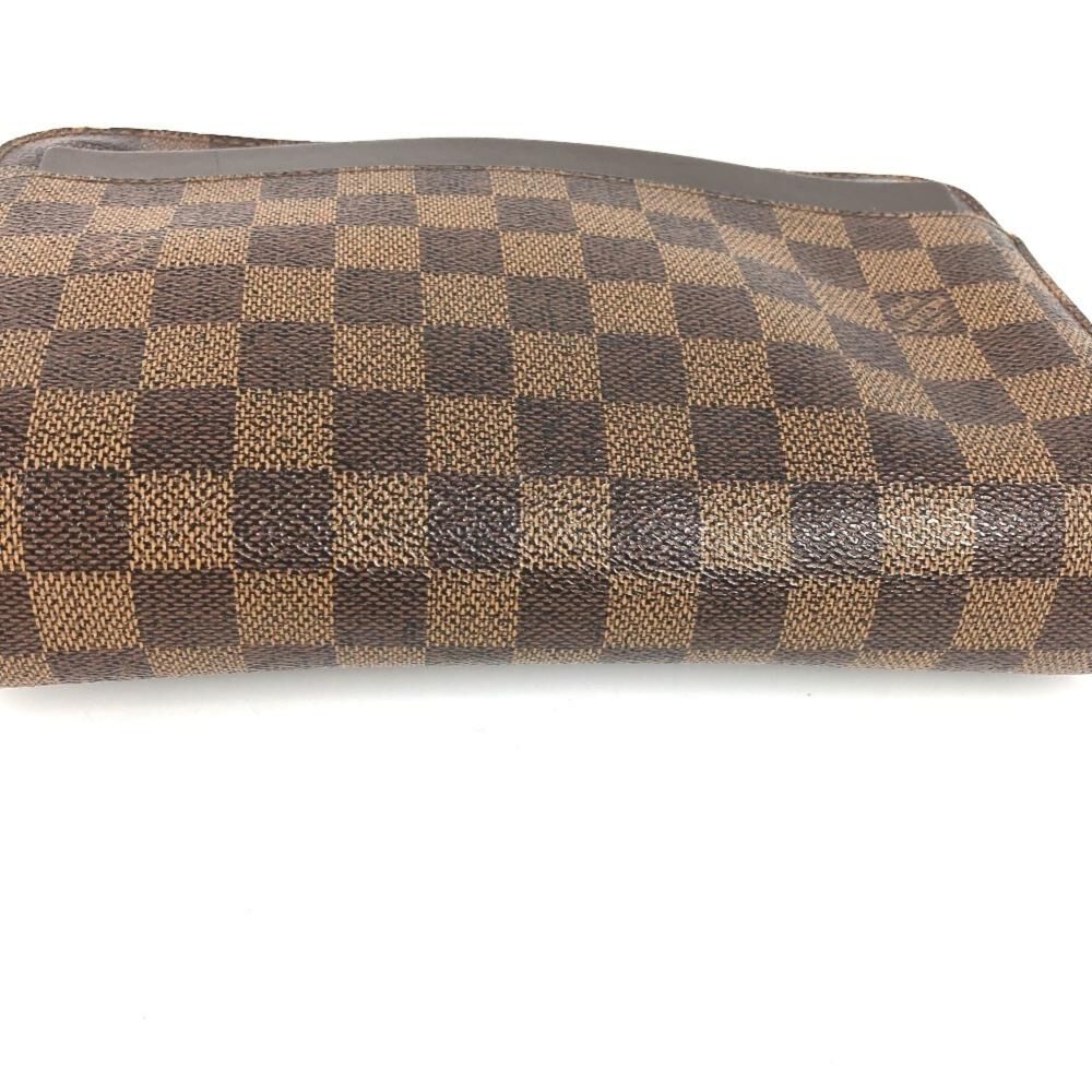 Louis Vuitton Clutch